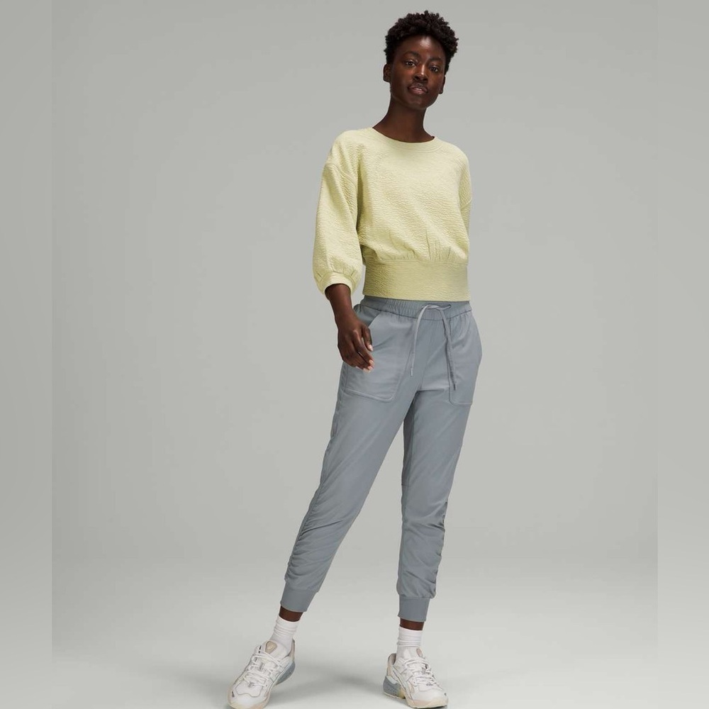 Lululemon Dew Green Textured Crewneck Pullover Sweatshirt 4 - Picture 4 of 15